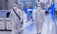 SK Hynix Is in Talks With Intel to Make Memory Chips in the U.S. Here's What It Could Mean for Intel Stock.