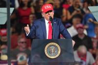 Trump threatens to end trade with Mexico and Europe after rate hike