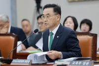 Panel Backs Essay Questions on Korea's College Exam, But Doubts Grow