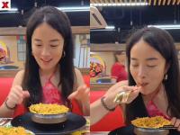 Chinese Women’s First Bite Of Indian Biryani, But It’s Her Hilarious Spoon Skills That Have The Internet Laughing