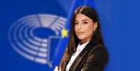 Patriotic Greek Babe DRAGS European Parliament For Racism… Against Europeans!