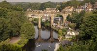UK town 'feels like Italy' with dramatic cliffs and picturesque boats