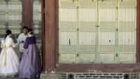Smoking, peeing and open hostility: Visitor misconduct blights Seoul's royal palaces