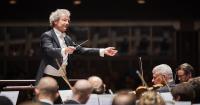 Franz Welser-Möst opens final season with the Cleveland Orchestra as musicians could strike