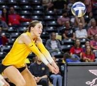 Wichita State volleyball falls to No. 22 Kansas for 10th straight time