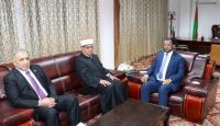 Minister of Justice Receives Palestinian Awqaf Minister