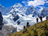 Peru: Police assists Canadian tourist after suffering health problems in Huayhuash