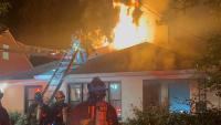 2 firefighters hurt battling house fire in Southeast DC Two firefighters wrre injured while battling a two-alarm house fire early Thursday in Southeast Washington, D.C., officials said.D.C. Fire and EMS crews respond