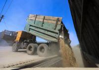 PM Kulbergs says total Russian grain ban is not possible