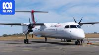 School holidays flight disruption fear as QantasLink staff threaten action