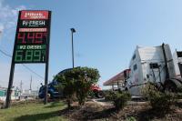 Gas Prices Top $4.40 as 61% Say They’re a Major Problem: Poll