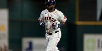 Alvarez blasts 40th HR as 5 Astros go deep to move into 1st in AL West