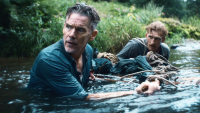 'The Weight' pits Ethan Hawke against Russell Crowe in a dark heist movie that's a must-watch this weekend