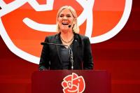 Swedish opposition narrowly wins election