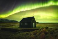 'The Crown' by Bulgarian Photographer Radoslav Sviretsov Wins Frst Place in International Competition