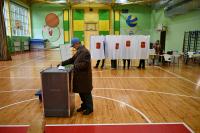 Russians vote in election that Putin sees as barometer of public support for his war in Ukraine