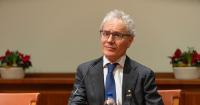 American Nobel laureate receives Polish citizenship