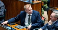 Government survives agricultural policy confidence vote by narrow margin