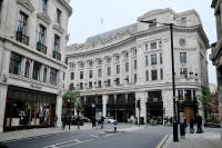 Retailers shift focus from basic footfall to advanced consumer traffic analytics