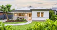 Beautifully secluded renovation close to Wagga's medical precinct and CBD