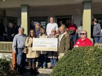 Mental health clinic receives $300 raffle gift from Redmond chamber