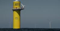 Major US offshore wind farm installs its last turbine