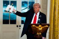 Build columns, not Trump’s arch, D.C. official tells administration