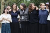 ‘We’re saying ‘no’ to Mamdani’: Orthodox teens demonstrate outside Gracie Mansion  