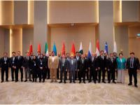 The role of international experience in maintaining a competitive environment
