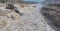 Spectacular cluster of waterfalls in northern China draws tourists