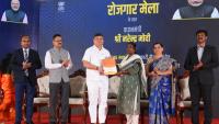 Union Minister gives away government job offer letters in Tiruchi