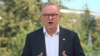 Prime Minister spruiks Australian social media laws