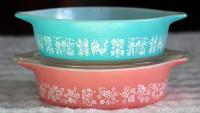 It's Not Just About Cracks Or Exploding — Here's Why You Should Think Twice Before Thrifting Vintage Pyrex