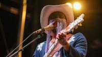 Country music star claims he 'made out' with a Las Vegas Raiders player