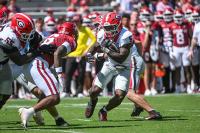No. 2 Georgia’s success carries over into SEC play at Arkansas