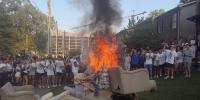 Fans celebrate as Kentucky beats No. 9 Texas A&M