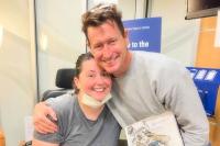 Woman Needed New Kidney After Losing All 4 Limbs Following Emergency C-Section. Her Big Brother Stepped Up