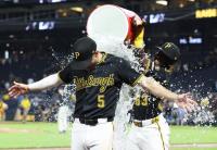 Pirates’ Brandon Lowe takes HR barrage into finale vs. Royals