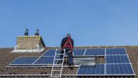 UK homeowner fears 15 solar panels are too close to roof edge, while 10 might not be enough