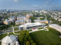 Case study: New health sciences center achieves ambitious decarbonization goals