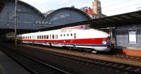 Legendary East German “Dolphin” train returns to Czechia