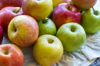 Which Apples Offer the Most Nutrition? Varieties Compared for Fiber, Antioxidants and Pesticide Residues