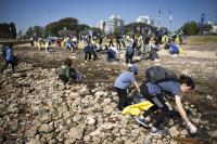 Río de la Plata: the European Union held an environmental day in Vicente López and removed more than 1,800 kilos of garbage