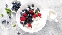 Cottage cheese vs. greek yogurt: Which has more protein?