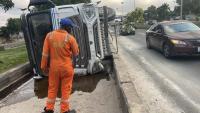 Traffic restored as LASEMA clears container truck obstruction on Lagos road