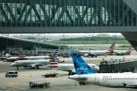 U.S. halts flights at East Coast airports, cites cut fibre line at construction site
