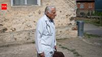 At 90, this doctor still climbs steep hills to treat patients: Here’s why