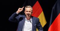 German leaders prepare to deny far right access to secret war plan