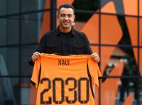 Advocaat backs Xavi to succeed as Netherlands coach