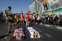 Iran and US hint at revival of talks 